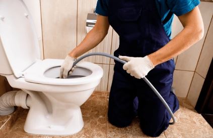 Khi nào nên gọi dịch vụ thông tắc bồn cầu chuyên nghiệp