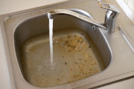 Dấu hiệu cảnh báo cống thoát nước bị tắc nặng